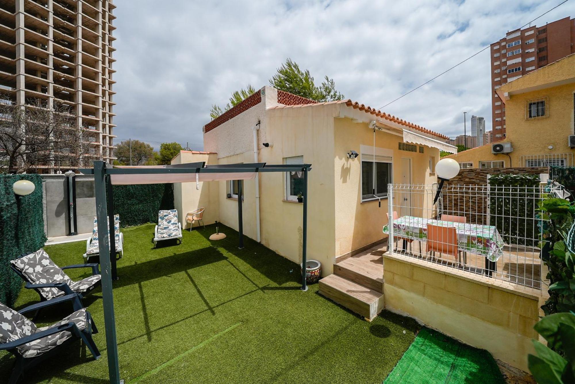 Apartamento Loft Con Terreno Privado Y Parking Compartido - A 800M De Playa Poniente Benidorm Exterior photo